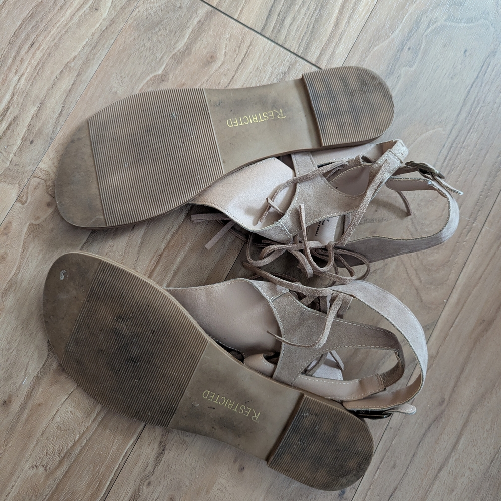 Stylish Fringe Sandals in Brown and Cream - Picture 5 of 5